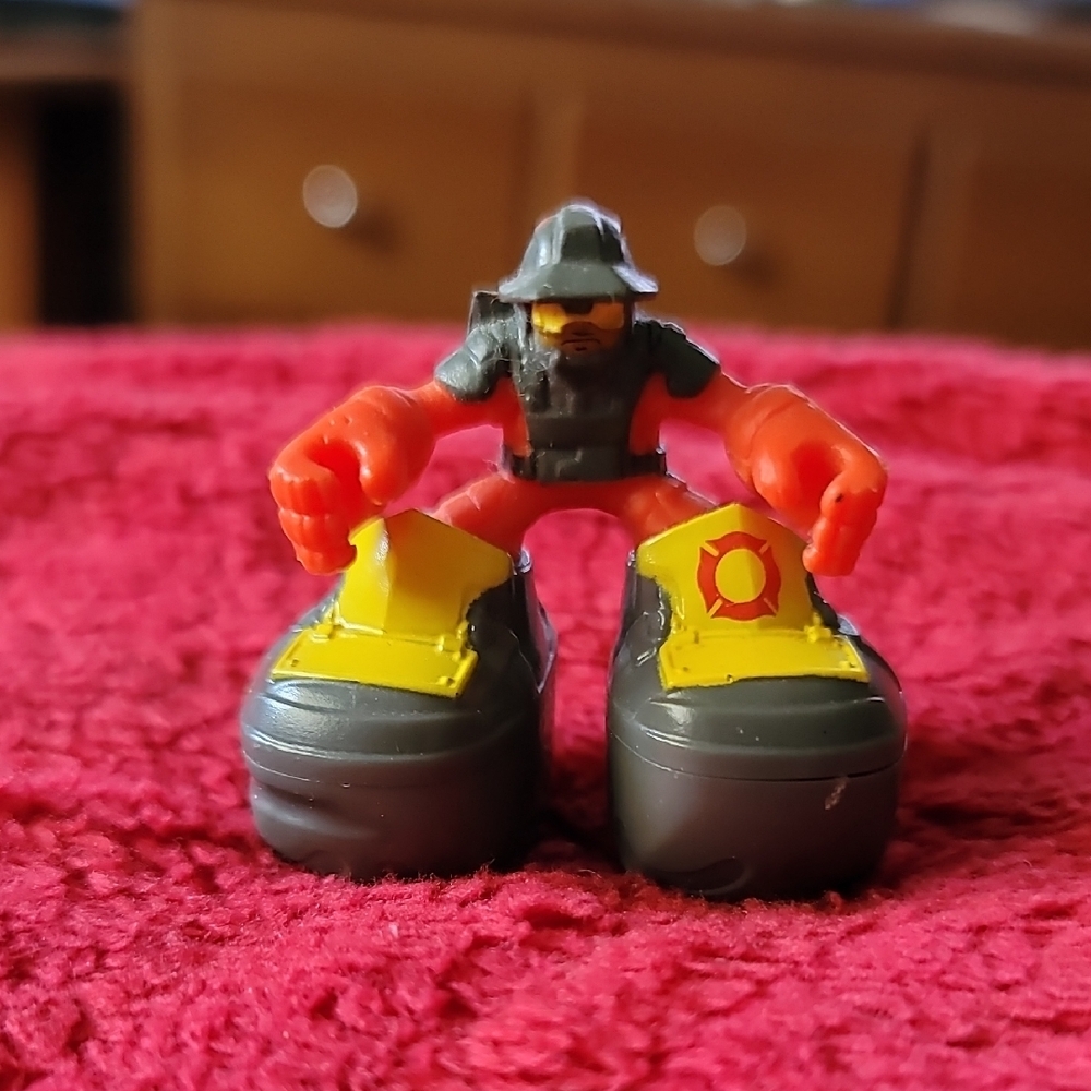 Mattel Matchbox Big Boots Launch into Action Replacement Fireman Figure Tiny Toy
